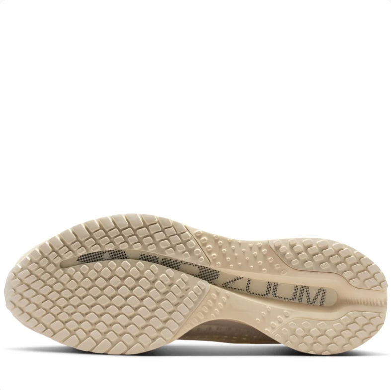 Nike Zoom Sneakers - Cream & Ivory