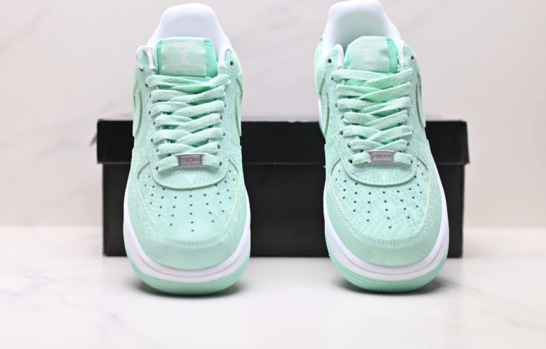 Nike Air Force 1 Low Sneakers - Mint Green & White