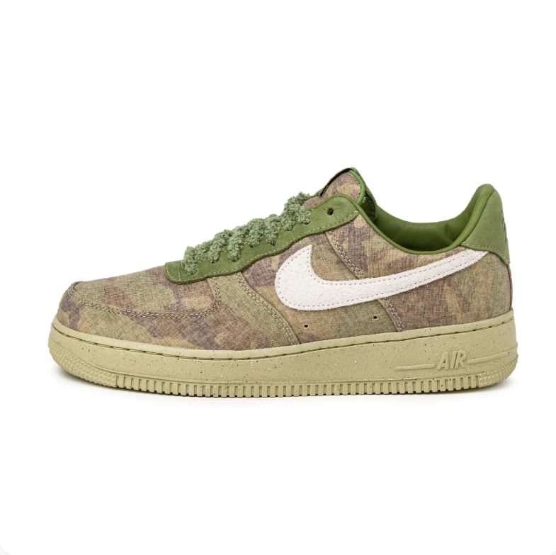 Nike Air Force 1 Low Sneakers - Earth-Tone Camo with Textured Olive Laces