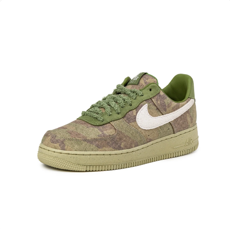Nike Air Force 1 Low Sneakers - Earth-Tone Camo with Textured Olive Laces