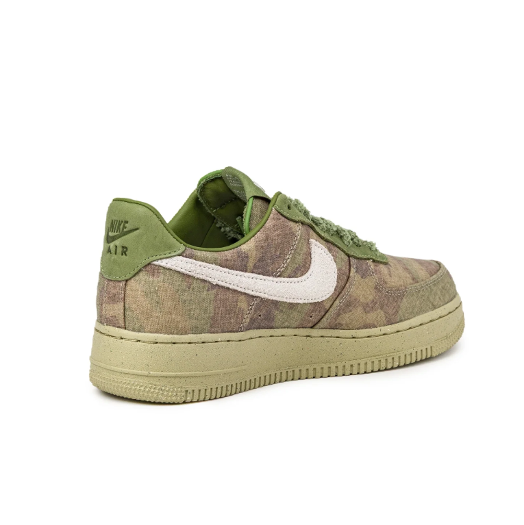 Nike Air Force 1 Low Sneakers - Earth-Tone Camo with Textured Olive Laces